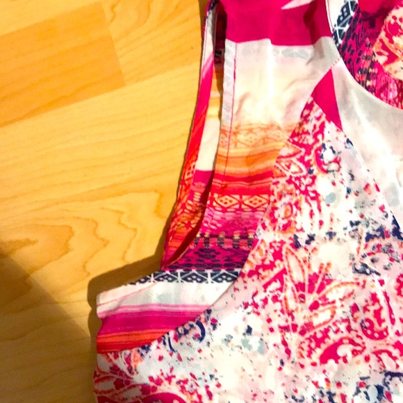 EUC Fig and Flower sleeveless blouse (medium) - Picture 4 of 6